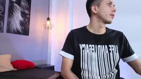 zack_isback online show from 05/25/26, 07:53
