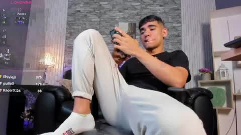 zack_joness10 online show from 04/14/26, 04:40