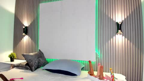 zafira online show from 02/13/25, 05:44