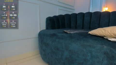 Zafiro  online show from 04/22/26, 07:37