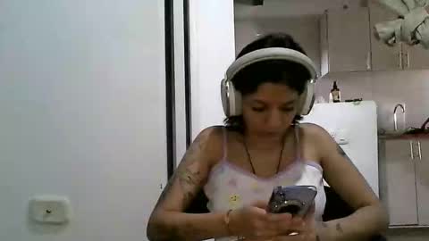 Zafiro online show from 05/25/26, 05:19
