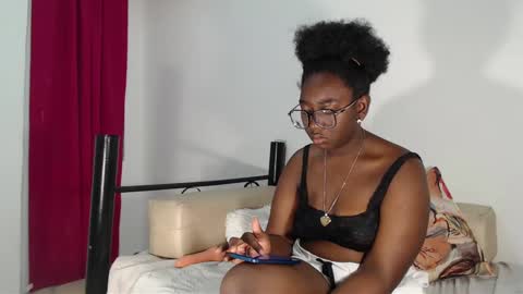 Snapshot of zahhysims chatting on 01/09/25, 10:52 zahhy online show from 01/09/25, 10:52