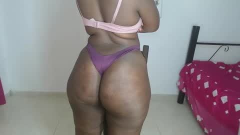 Snapshot of zahhysims chatting on 02/15/25, 09:38 zahhy online show from 02/15/25, 09:38