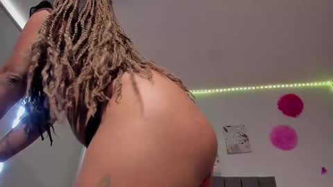 Snapshot of zahra_rose chatting on 02/26/25, 04:24 zahra_rose online show from 02/26/25, 04:24