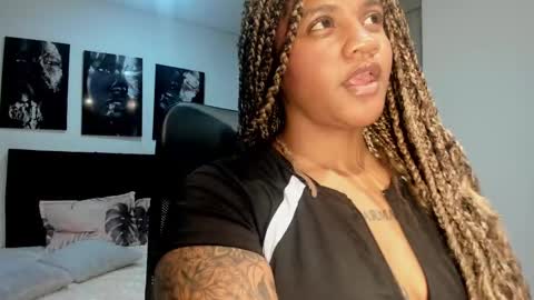 Snapshot of zahra_rose chatting on 09/11/25, 08:31 zahra_rose online show from 09/11/25, 08:31