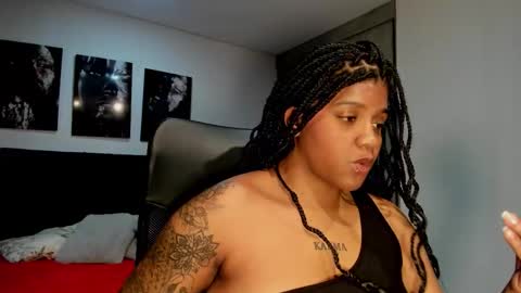 Snapshot of zahra_rose chatting on 09/27/25, 07:30 zahra_rose online show from 09/27/25, 07:30