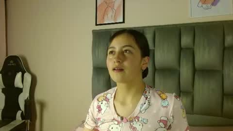 Snapshot of zaida_1 chatting on 06/15/26, 11:18 Zaida online show from 06/15/26, 11:18