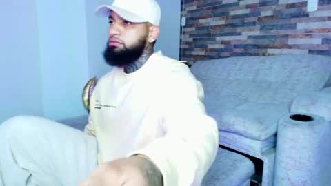 Snapshot of zain_diesel7 chatting on 09/22/25, 10:39 INSTAGRAM yormanfit7 online show from 09/22/25, 10:39