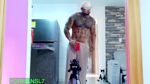 Snapshot of zain_diesel7 chatting on 11/25/25, 02:06 INSTAGRAM yormanfit7 online show from 11/25/25, 02:06