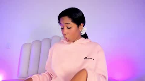 Snapshot of zairarose25 chatting on 11/25/25, 01:55 Zaira online show from 11/25/25, 01:55