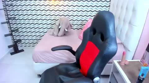 Zally  online show from 10/24/25, 07:21