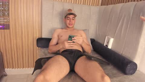 Snapshot of zamir_scott chatting on 01/18/25, 09:45 zamir online show from 01/18/25, 09:45