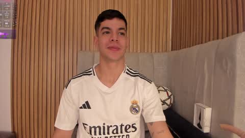 Snapshot of zamir_scott chatting on 01/25/25, 04:57 zamir online show from 01/25/25, 04:57