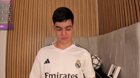 Snapshot of zamir_scott chatting on 02/01/25, 02:56 zamir online show from 02/01/25, 02:56