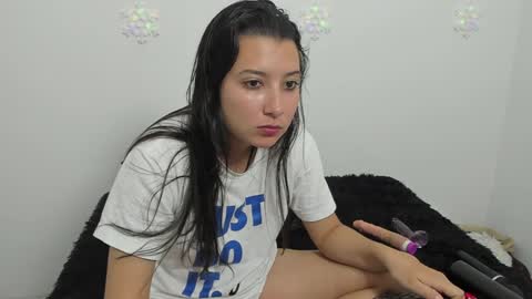 Snapshot of zammii69 chatting on 12/19/24, 11:03 zammii69 online show from 12/19/24, 11:03