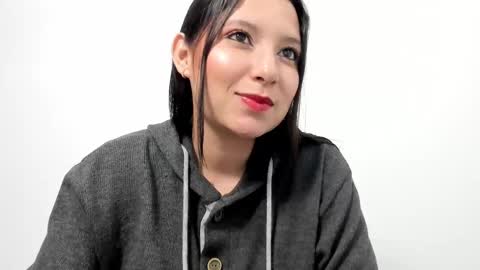 Snapshot of zammii69 chatting on 11/17/25, 08:25 zammii69 online show from 11/17/25, 08:25