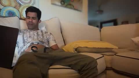 Snapshot of zamoraedii1994 chatting on 12/15/25, 01:37 Edii online show from 12/15/25, 01:37