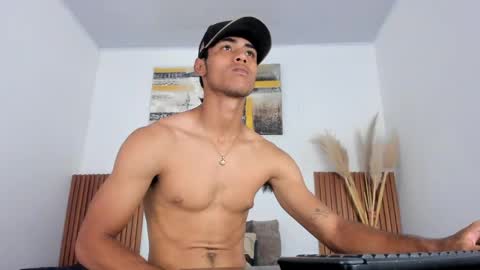 Zander online show from 04/11/26, 02:21