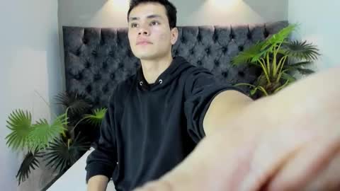 Snapshot of zane_evans chatting on 02/25/26, 12:26 zane online show from 02/25/26, 12:26