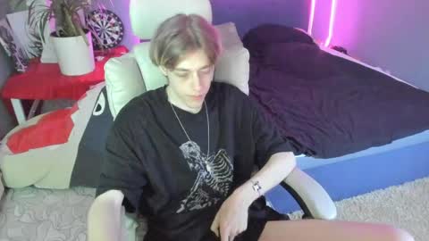 Kel online show from 04/18/26, 08:31