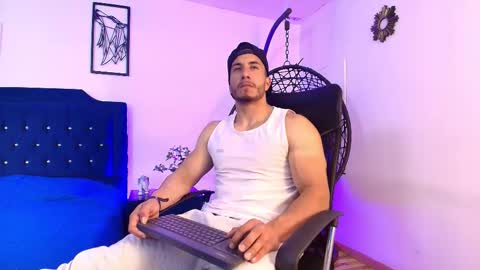 Snapshot of zanemaverick chatting on 09/09/25, 12:05 zanemaverick online show from 09/09/25, 12:05