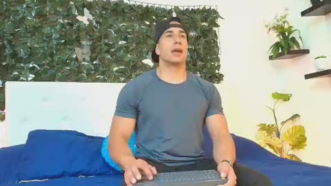 Snapshot of zanemaverick chatting on 10/13/25, 12:05 zanemaverick online show from 10/13/25, 12:05