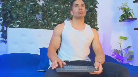 Snapshot of zanemaverick chatting on 10/14/25, 12:06 zanemaverick online show from 10/14/25, 12:06