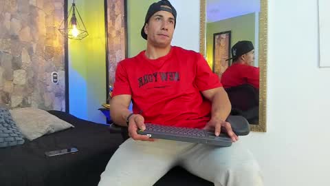 Snapshot of zanemaverick chatting on 10/25/25, 12:13 zanemaverick online show from 10/25/25, 12:13