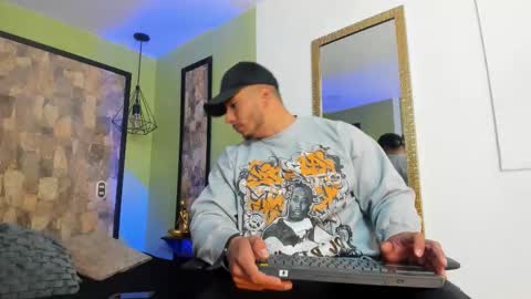 Snapshot of zanemaverick chatting on 12/02/25, 11:48 zanemaverick online show from 12/02/25, 11:48