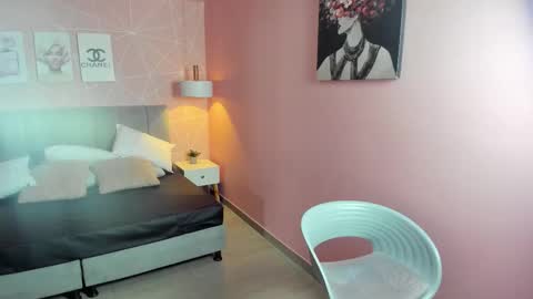 Zara Sweet  online show from 11/05/25, 01:33