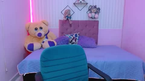 Snapshot of zara_cute18 chatting on 12/18/25, 12:22 Zara online show from 12/18/25, 12:22