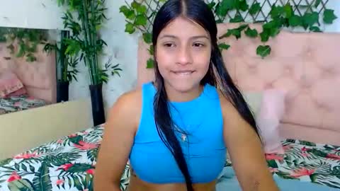 Snapshot of zara_cute18 chatting on 03/11/26, 12:22 Zara online show from 03/11/26, 12:22