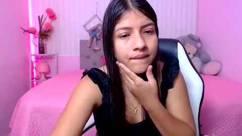 Snapshot of zara_cute18 chatting on 04/10/26, 12:10 Zara online show from 04/10/26, 12:10