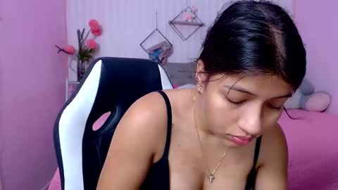 Snapshot of zara_cute18 chatting on 04/11/26, 12:09 Zara online show from 04/11/26, 12:09