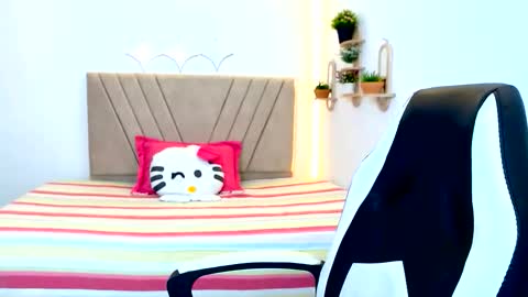 Snapshot of zara_cute18 chatting on 05/19/26, 12:11 Zara online show from 05/19/26, 12:11