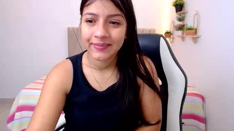 Snapshot of zara_cute18 chatting on 05/21/26, 12:12 Zara online show from 05/21/26, 12:12