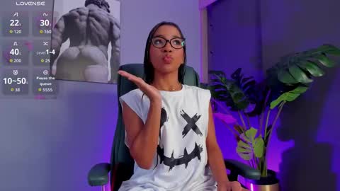 Snapshot of zara_leee chatting on 02/21/26, 12:06 Zara online show from 02/21/26, 12:06