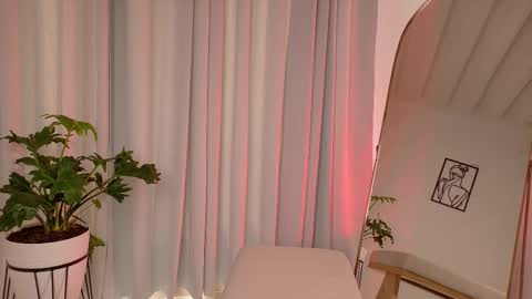 Zara Nova online show from 02/05/26, 07:07