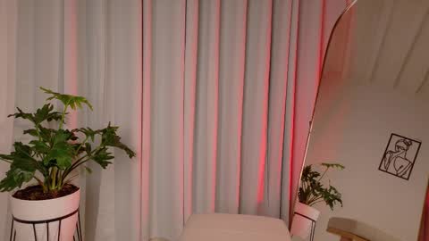 Zara Nova online show from 02/17/26, 01:02