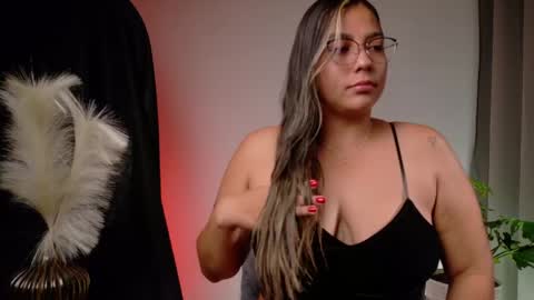 Zara Nova online show from 04/15/26, 11:49