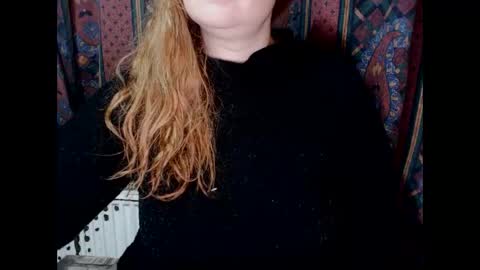 Snapshot of zara_red chatting on 12/19/24, 04:23 Kate. if im not here im here foxy red333 online show from 12/19/24, 04:23