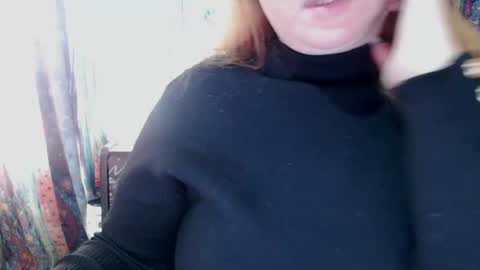 Snapshot of zara_red chatting on 01/05/25, 10:21 Kate. if im not here im here foxy red333 online show from 01/05/25, 10:21