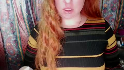 Snapshot of zara_red chatting on 01/21/25, 10:30 Kate. if im not here im here foxy red333 online show from 01/21/25, 10:30
