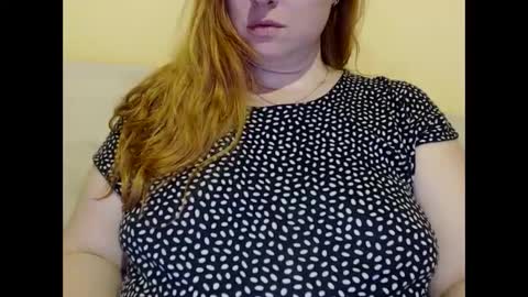 Snapshot of zara_red chatting on 02/11/25, 12:37 Kate. if im not here im here foxy red333 online show from 02/11/25, 12:37