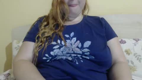 Snapshot of zara_red chatting on 10/17/25, 12:08 Kate. if im not here im here foxy red333 online show from 10/17/25, 12:08