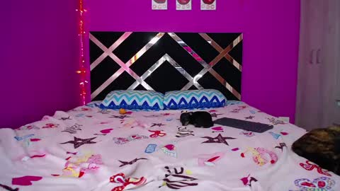 Snapshot of zara_tattoox chatting on 02/24/25, 03:53 ZARA ANYELINA online show from 02/24/25, 03:53