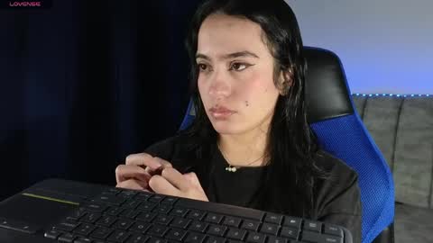 zaradames_ online show from 04/19/26, 05:07