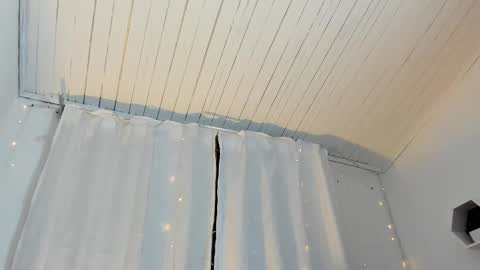 Snapshot of zaradulce chatting on 02/26/25, 12:03 Zara . online show from 02/26/25, 12:03