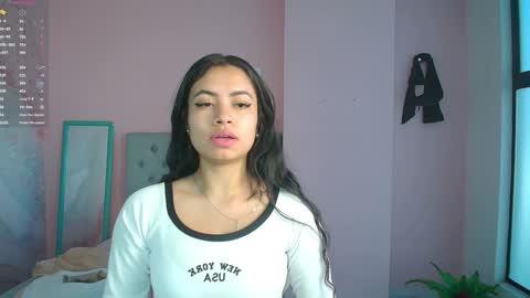 Snapshot of zarah_torres chatting on 01/07/25, 01:14 Zarah online show from 01/07/25, 01:14