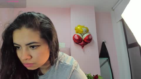 Snapshot of zarah_torres chatting on 10/19/25, 11:16 Zarah online show from 10/19/25, 11:16